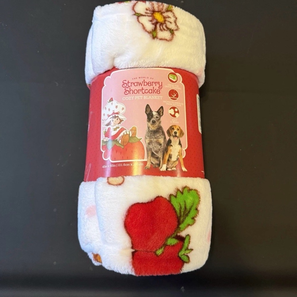 Strawberry Shortcake Pet Blanket 40”x50” White Plush Fuzzy
